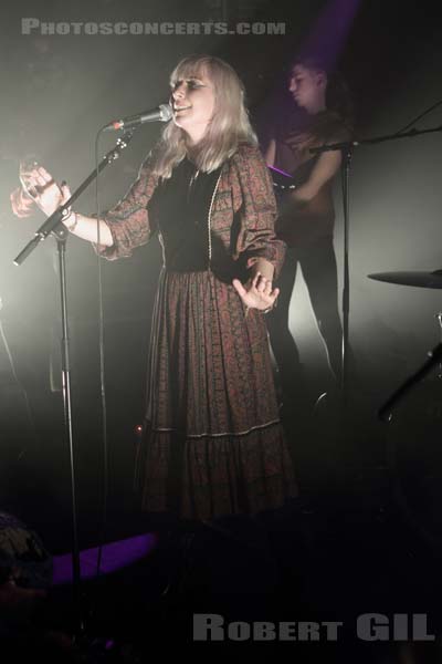 AUSTRA - 2011-12-15 - PARIS - La Maroquinerie - 